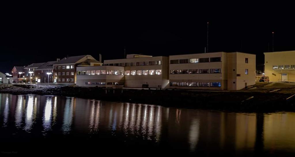 Vardo Hotel Экстерьер фото